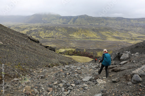 Des touristes sur le parcours du trek de Laugavegur en Islande