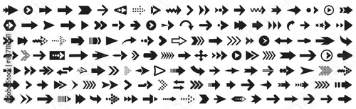 Arrow icon collection. Set of black arrow signs. Black arrow cursor for app. Simple arrow icons in black. Arrow template set