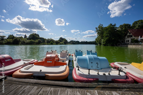 Cuadro en lienzo Tretboote auf dem Stausee in Sohland/Spree