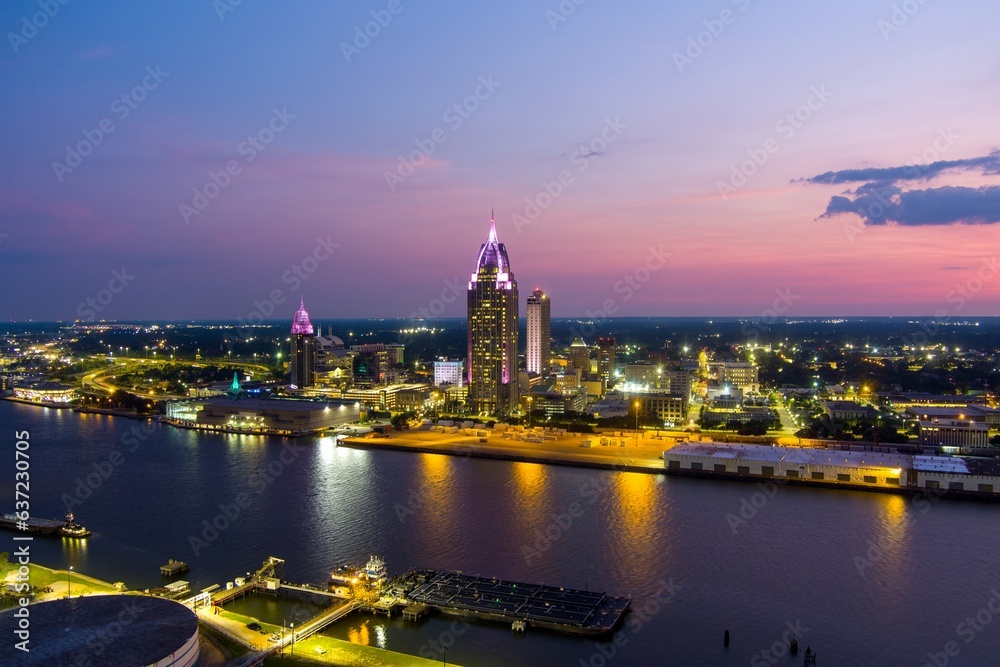 Fototapeta premium Downtown Mobile waterfront skyline at sunset