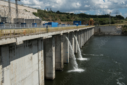 фотографія The Tashlyk Pumped-Storage Power Plant near the city of Yuzhnoukrainsk in Mykola