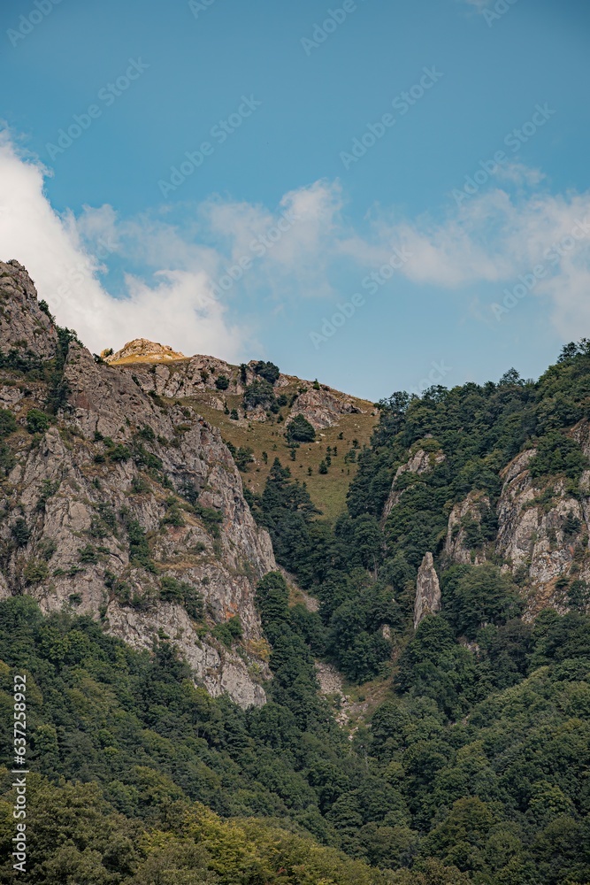 Naklejka premium view of the mountains from the mountain