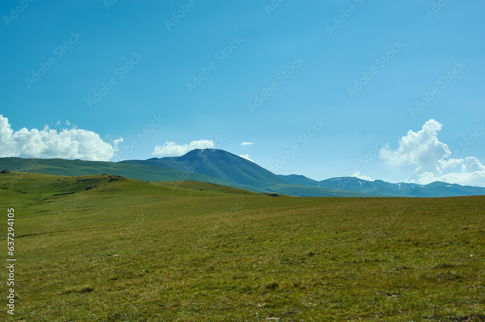 Fototapeta premium Son Kul mountain lake