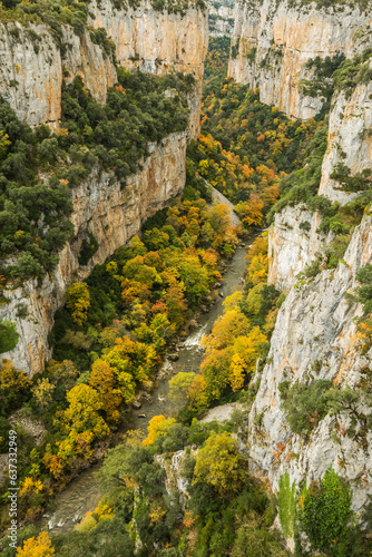 Foz de Arbay  n  Autumn canyon 