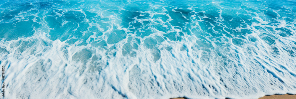 Obraz premium Transparent Water Wave Background: A photo of a transparent water wave, perfect for use as a background for a variety of designs.