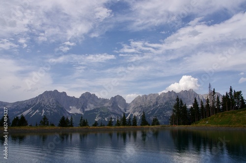 Bilde på lerret Westendorf, Austria, View of The Wilder Kaiser mountains with lake in the foreground