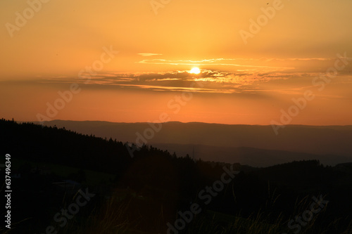 soleil et nuages au coucher