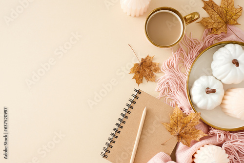 Foto Feel the soothing embrace of fall's warming aura
