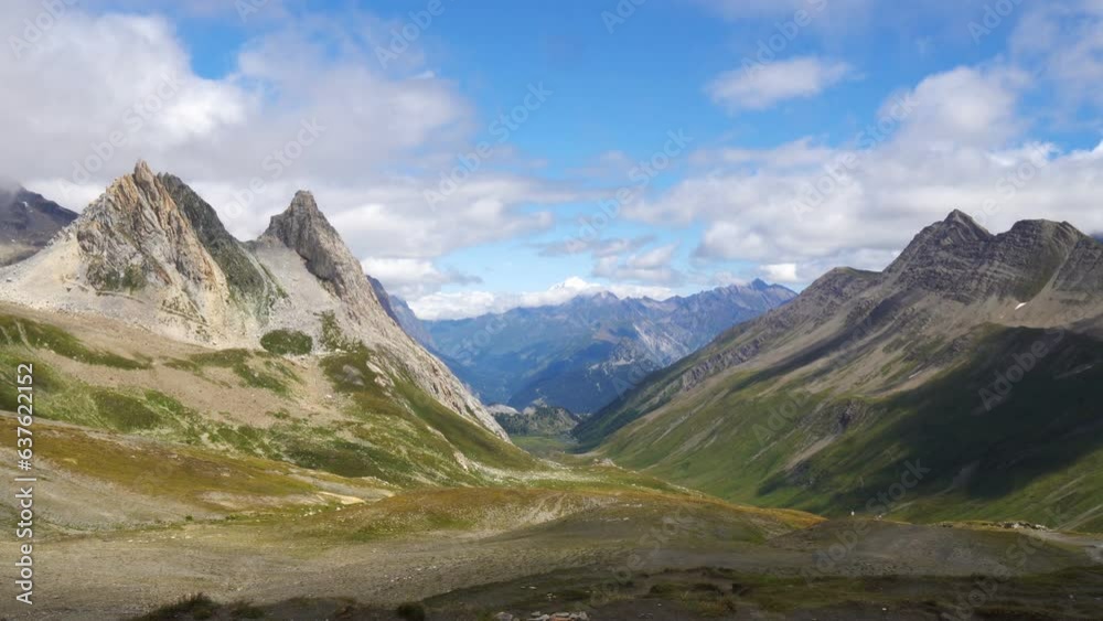 Val Veny Panoramic View close to Mont Blanc, Real Time
Val Veny Panoramic View close to Mont Blanc, Real Time