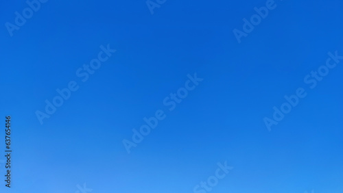 magnifique ciel entièrement bleu sans aucun nuages