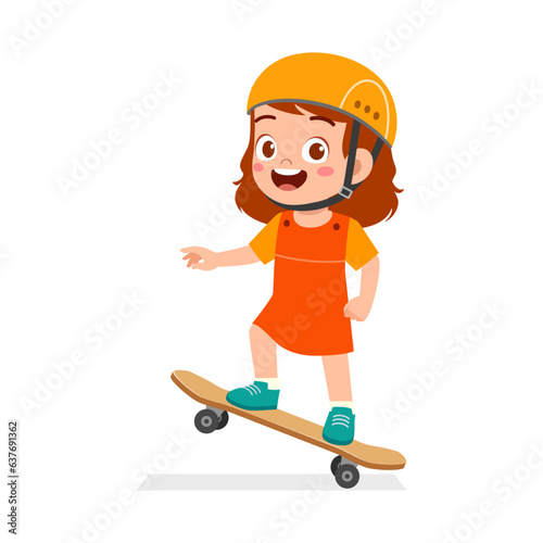 little kid play skatebord and feel happy