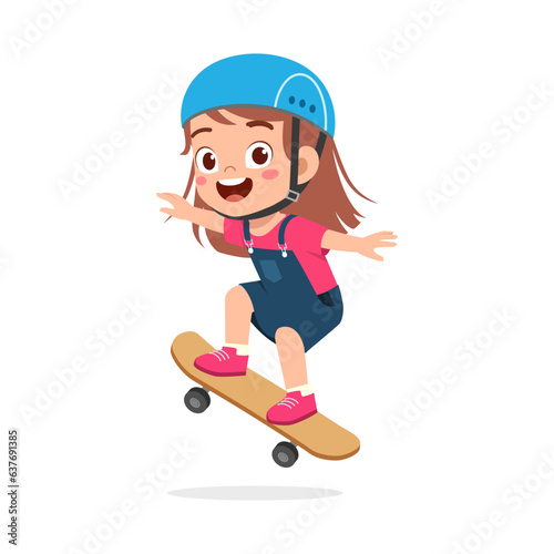 little kid play skatebord and feel happy