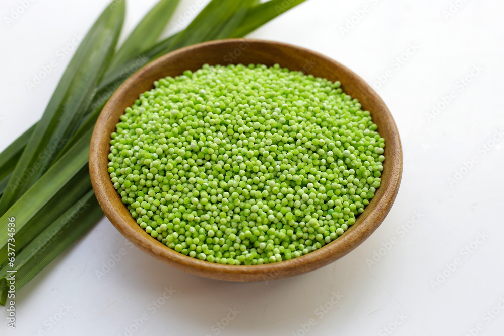 Small tapioca pearls, pandan sago seeds Small tapioca pearls, pandan sago seeds