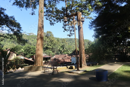 Public sitting chairs are made of iron