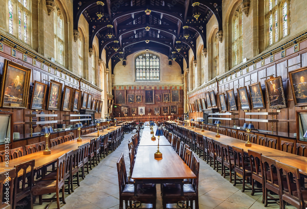 Fototapeta premium Oxford, UK - May 18, 2023: The Great Dining Hall of Christ Church college University of Oxford, England, was the seat of the parliament assembled by King Charles I during the English Civil War