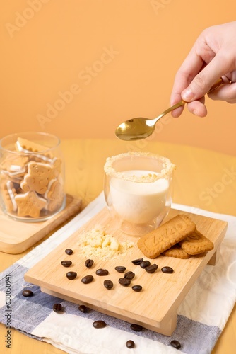 photoshoot of Dirty Lotus Biscoff 2
