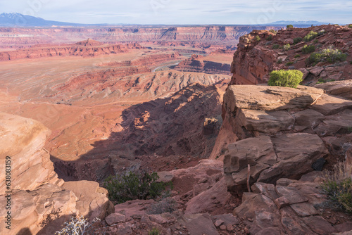 hiking the dead horse trail in dead horse point state park in utah, usa