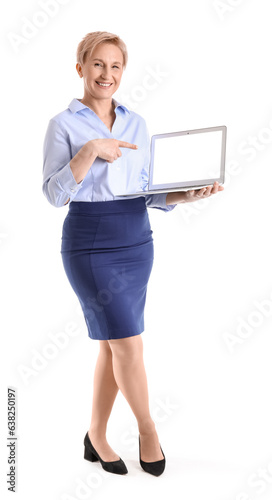 Mature businesswoman with l...