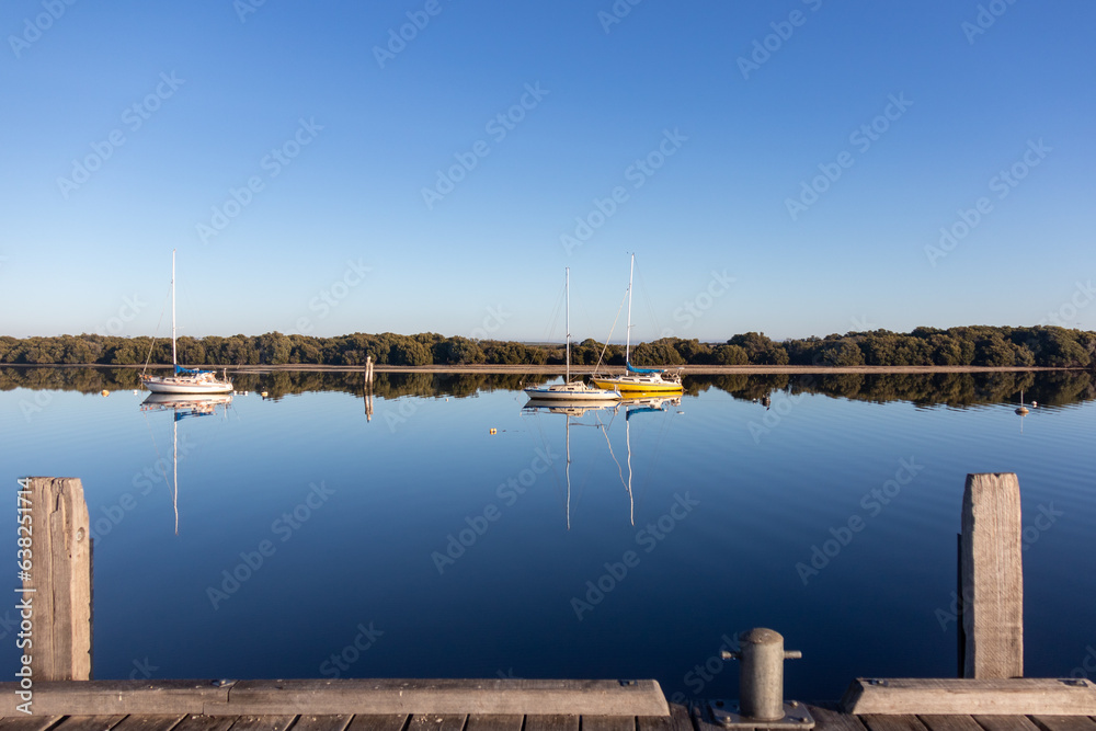 Naklejka premium Safe harbour