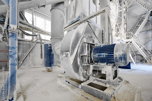 Photographie Operating air fan at modern factory for limestone production