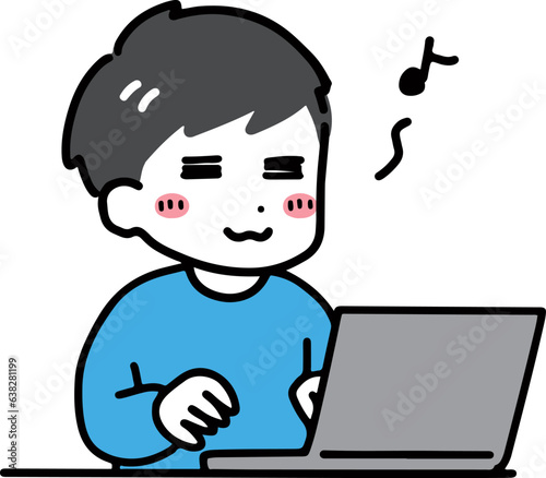 楽しそうにパソコン作業をしている私服の若い男性(上半身)