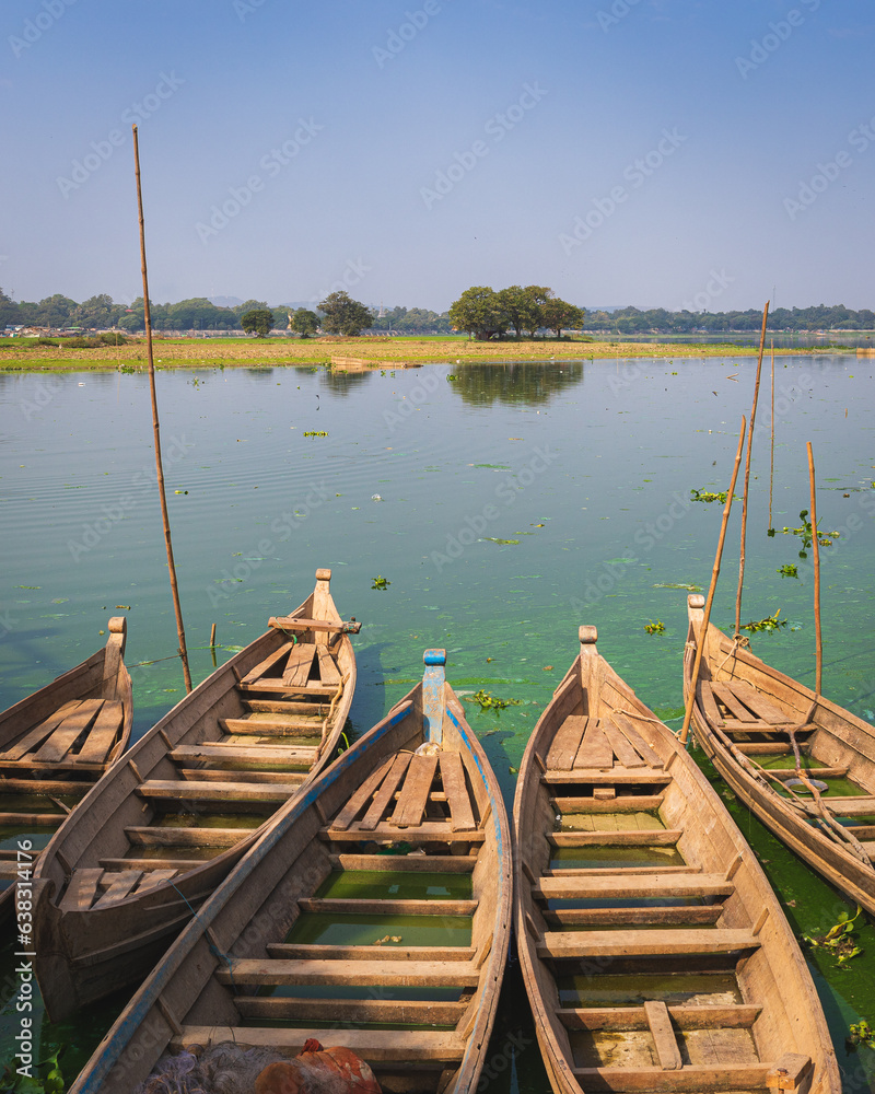 Fototapeta premium Floating boats in Amarapura