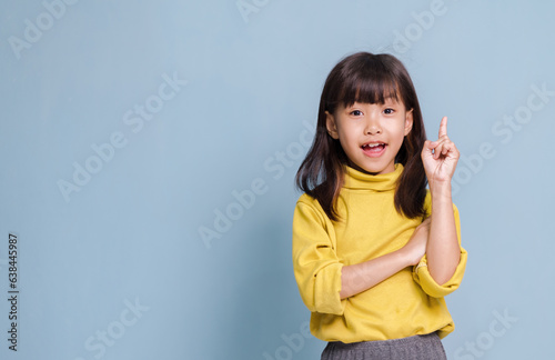 A little girl is creative and comes up with ideas successfully.