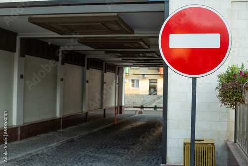 Konstfotografi Sign prohibiting passage into the tunnel on the background