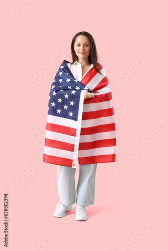 Young woman with USA flag o...