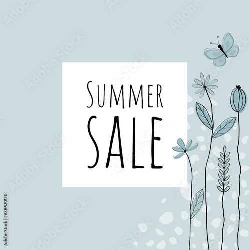 Summer Sale - Schriftzug in englischer Sprache - Sommerschlussverkauf. Quadratisches Verkaufsbanner mit Schmetterling und Blumen in Hellblau.