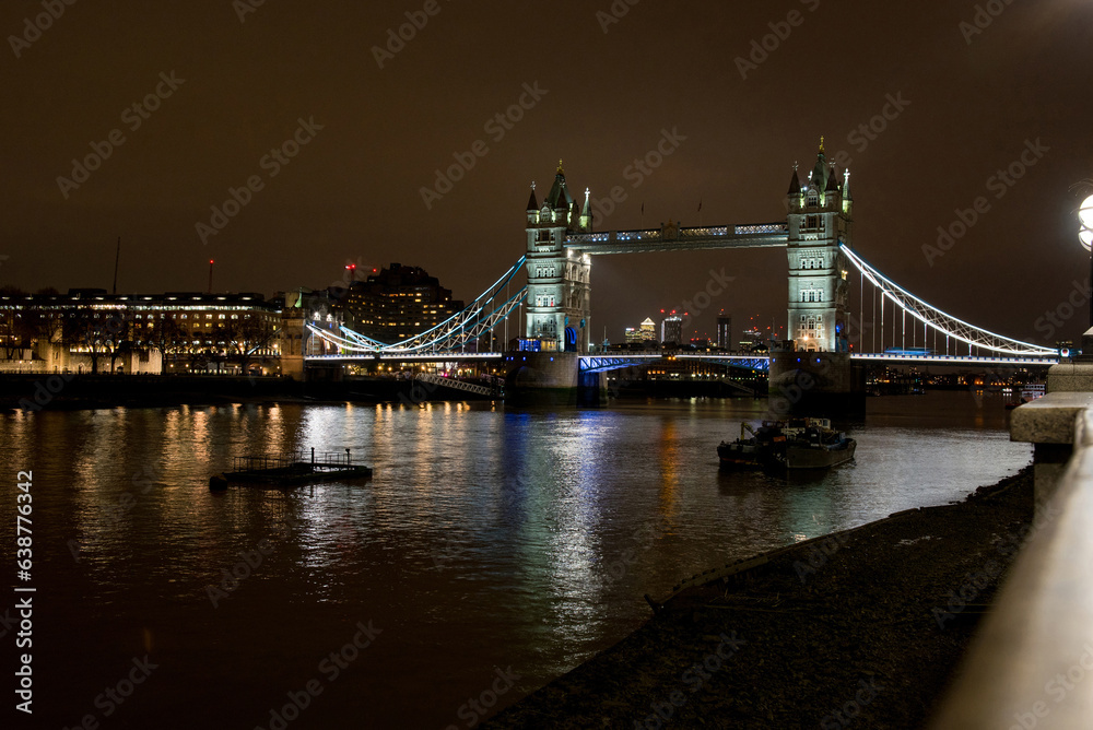 Obraz premium Tower bridge by night