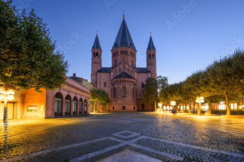 Obraz na płótnie Evening View of the Mainz Cathedral, Germany w salonie
