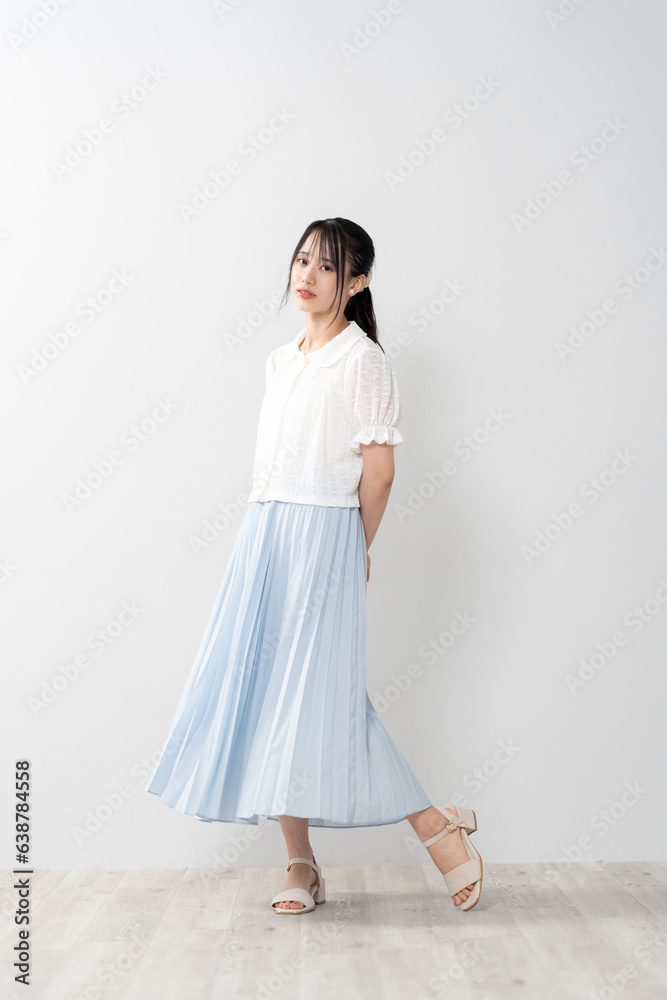 若い爽やかな女性 若い爽やかな女性