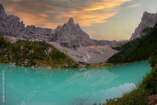 Lago di Sorapis  Dolomite Alps  Italy  Europe