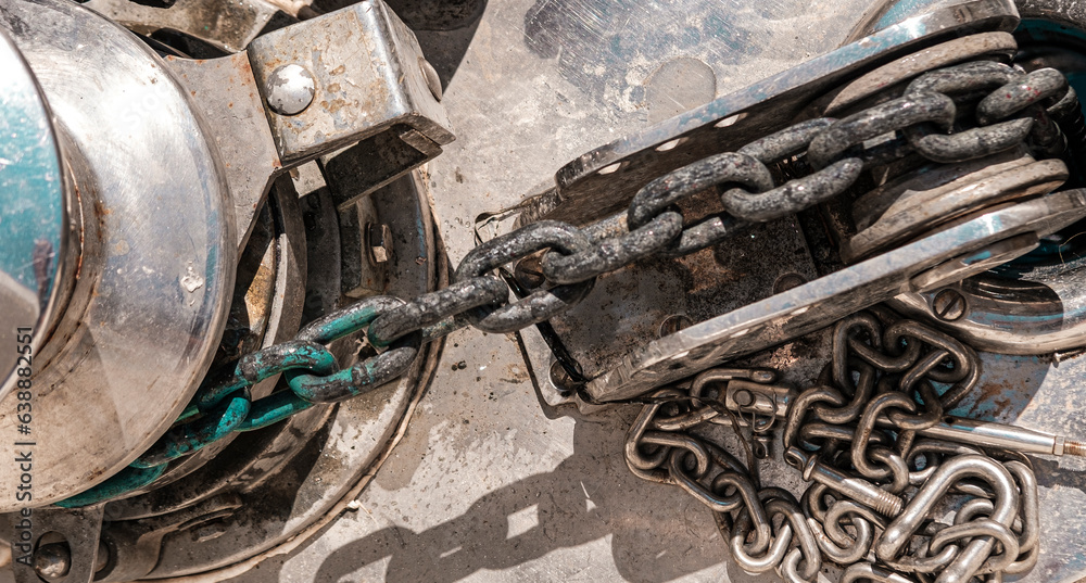 marine vessel vertical anchor windlass hydraulically operated with clutches, chain and chain stopper marine vessel vertical anchor windlass hydraulically operated with clutches, chain and chain stopper