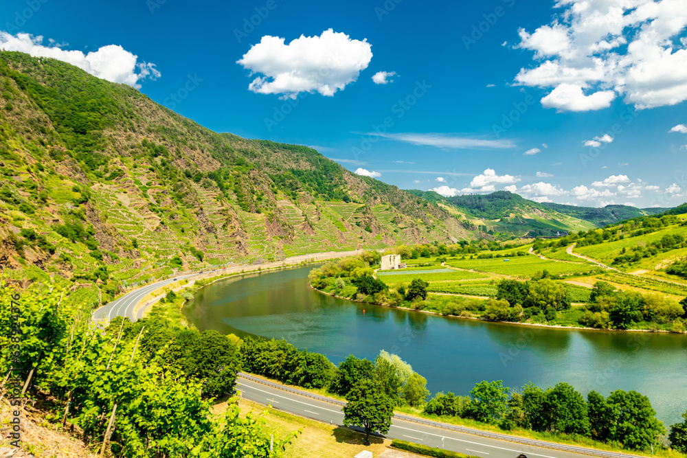 Kurze Entdeckungstour in der Moselregion beim Bremm - Rheinland-Pfalz - Deutschland Kurze Entdeckungstour in der Moselregion beim Bremm - Rheinland-Pfalz - Deutschland