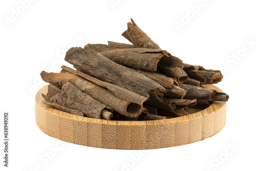 peruvian bark (kına kına) in a wooden bowl