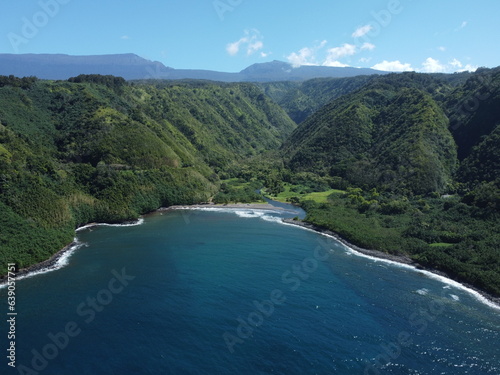 Captivating Coastal Escapes  Exploring Maui s East Coast  from Hana to Spectacular Cliffs and Pristine Pacific Vistas