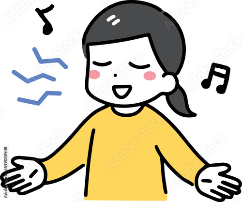 音痴だけど楽しく歌っている若い女性(上半身)