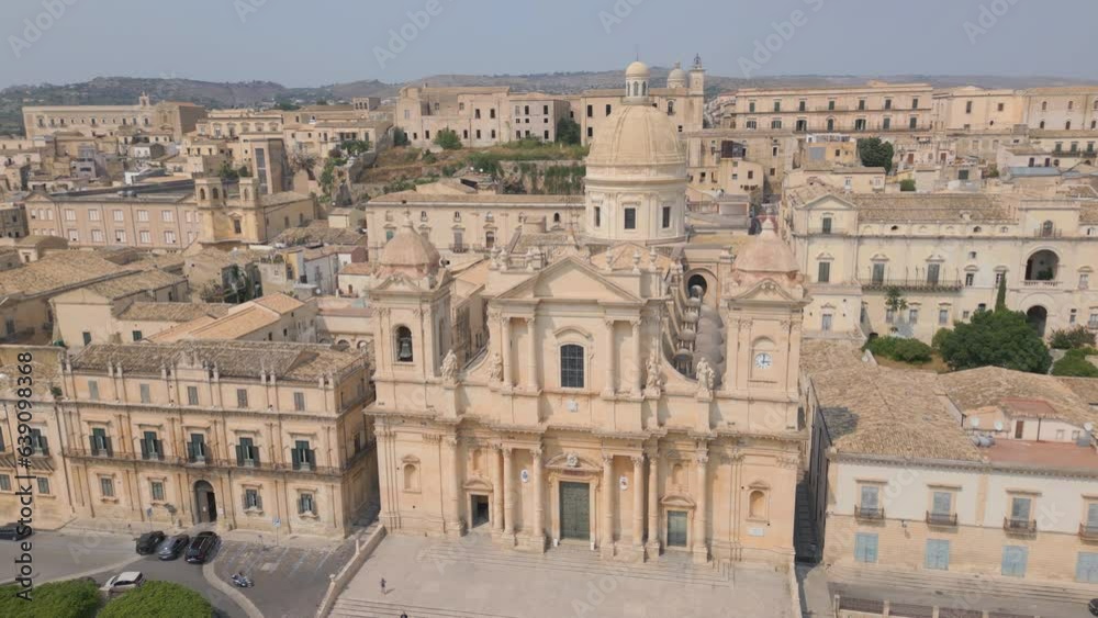 alt flying counter clockwise around cathedral revealing town of Noto in Sicily alt flying counter clockwise around cathedral revealing town of Noto in Sicily