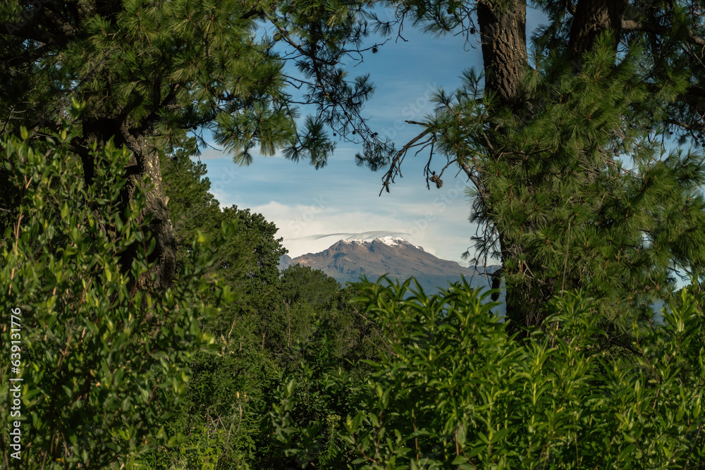 Photographic Destination: Capturing Iztaccíhuatl Volcano under a Blue Sky in Mexico