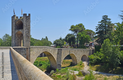 Puente romano de Besalú Girona Cataluña España
