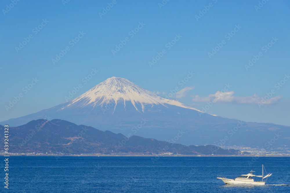 富士山と海