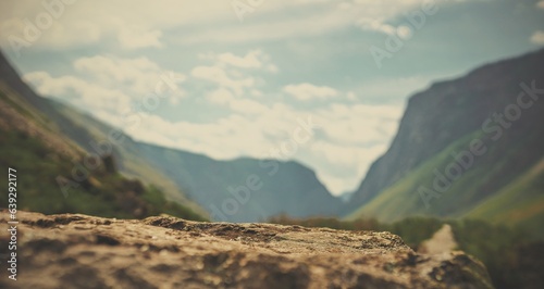Cuadro en lienzo Stone table in the mountains