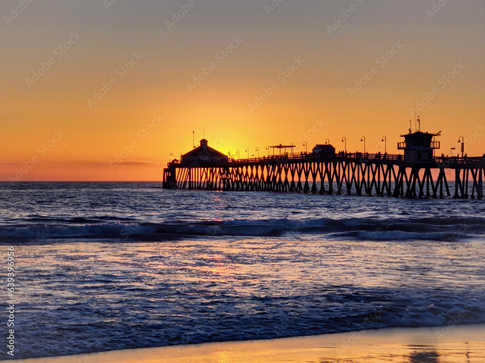 Fototapeta premium Sunset at Imperial Beach Pier California