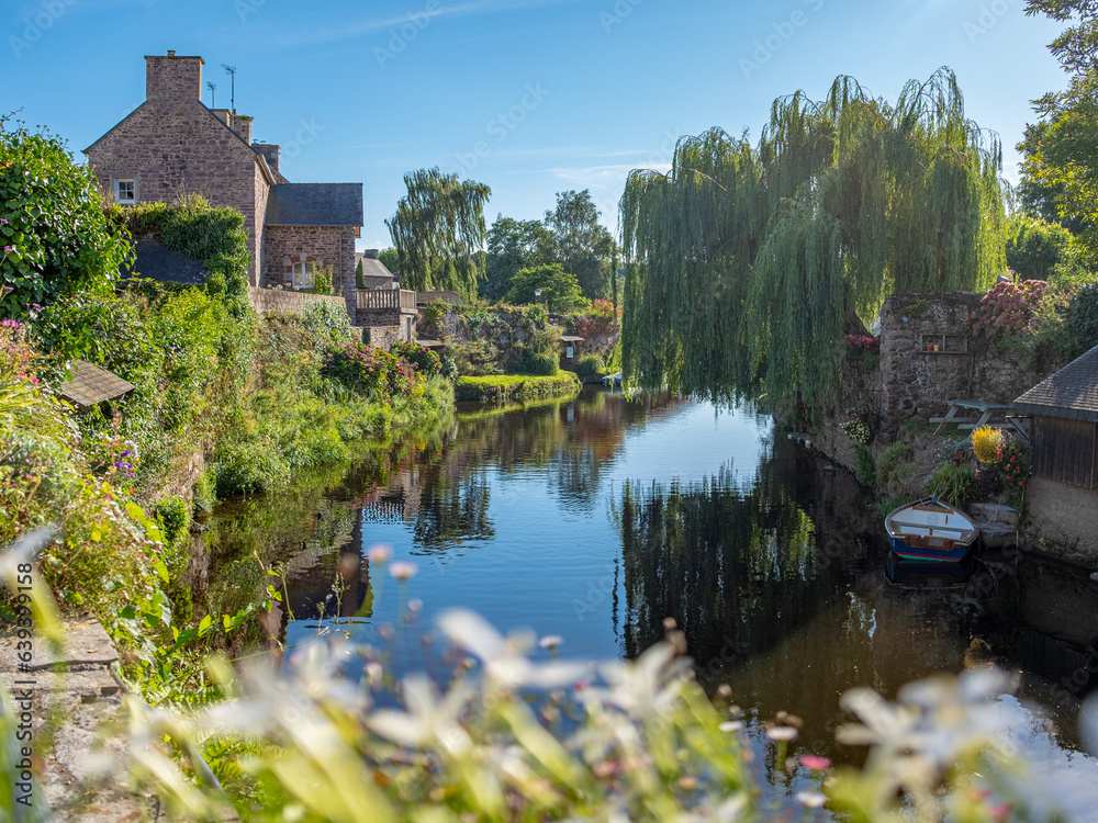 The calm waters of the Trieux river in Pontrieux The calm waters of the Trieux river in Pontrieux