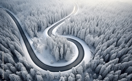 Hermoso Paisaje aereo invernal de un bosque de pinos nevado y una carretera con curvas. ilustracion de ia generativa photo