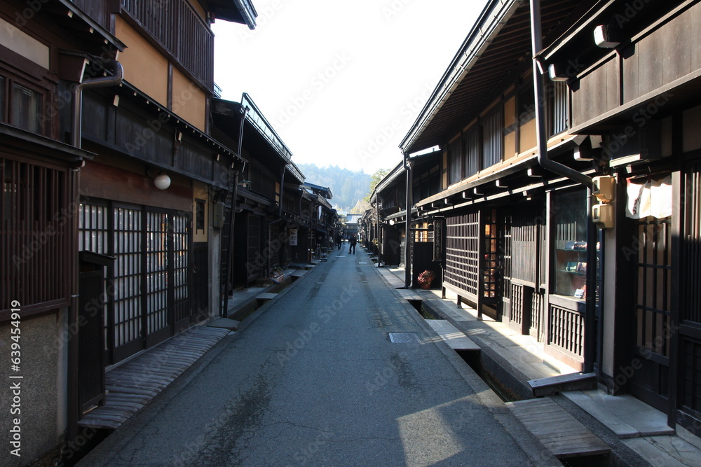 岐阜県高山の古い町並み。城下町の商人町が、当時のまま残る。