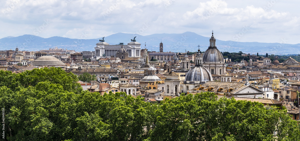 A panoramic view of Rome toward the Pantheon