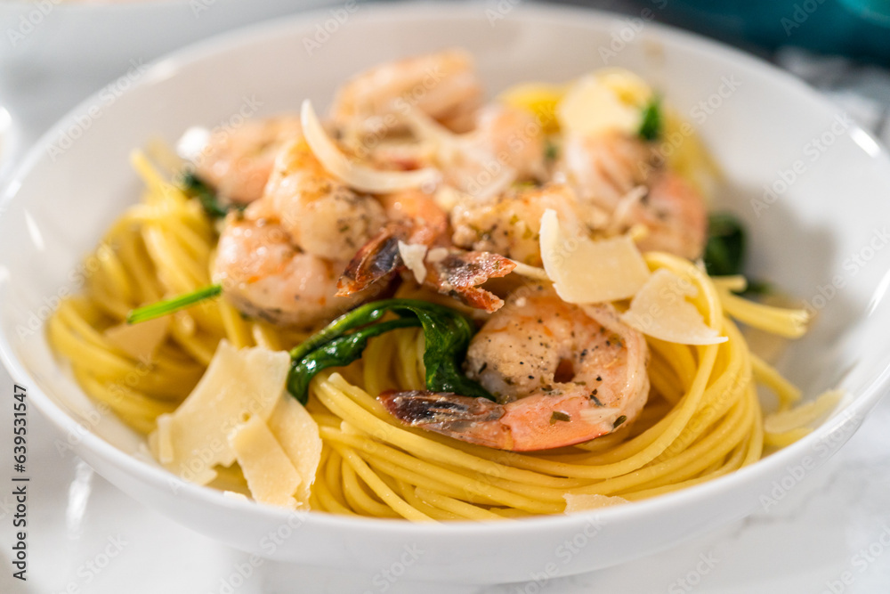 Garlic Shrimp Pasta with Spinach Garlic Shrimp Pasta with Spinach